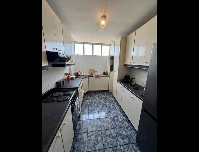 2 BEDROOM SECTIONAL TITLE FOR SALE IN MORNINGSIDE